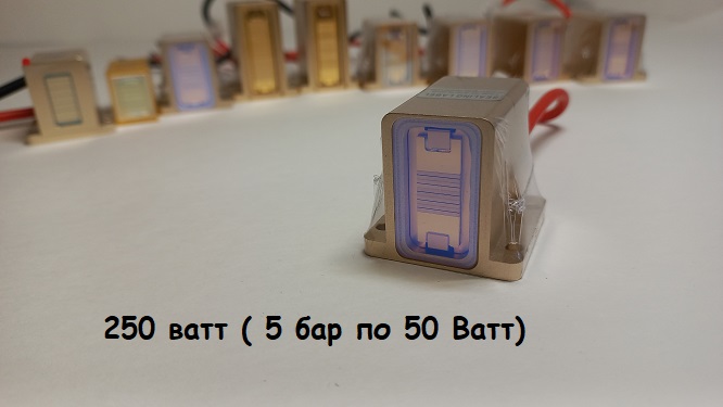 купить, цена на На фото ниже макро канальный диодный лазерный стэк ( лазерный стэк, диодная матрица) мощностью 250 ватт ( 5 бар по 50 Ватт).