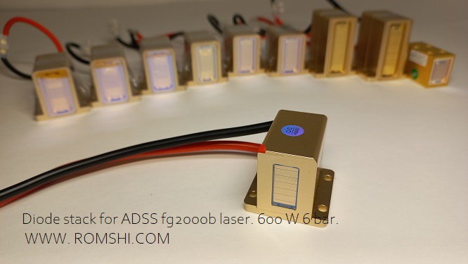 Pilha de diodos para laser ADSS fg2000b. 600 W 6 bar. Compre uma barra de laser de um fabricante de pilhas de diodos. Peças de reposição para alça de depilação a laser de diodo.