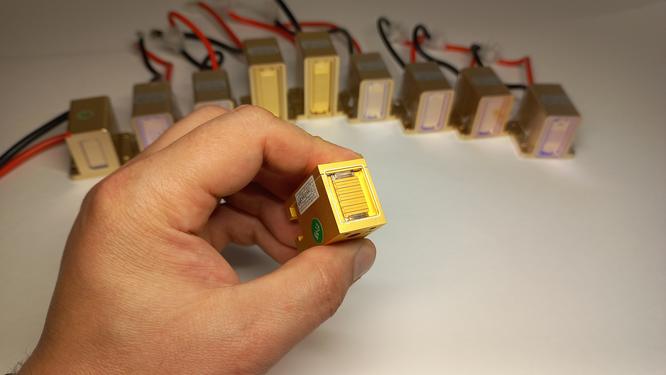 Testing the work of a diode stack in the laser handle. Testing the work of a diode stack in the laser handle.