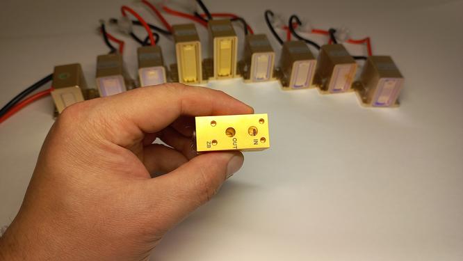 Control of the buttons and switches of the laser handle. Control of the buttons and switches of the laser handle.