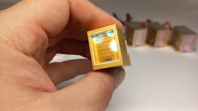 Diagnosis of optical elements in the laser handle. Diagnosis of optical elements in the laser handle.