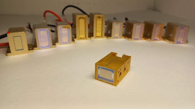 Assessment of the integrity of the laser handle body. Assessment of the integrity of the laser handle body.