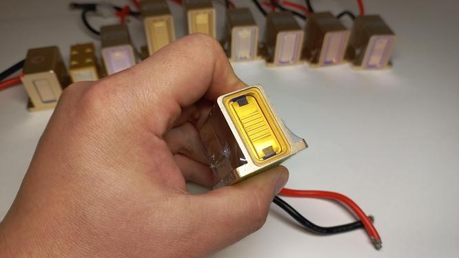 Checking the serviceability of the laser handle when turning on. Checking the serviceability of the laser handle when turning on.