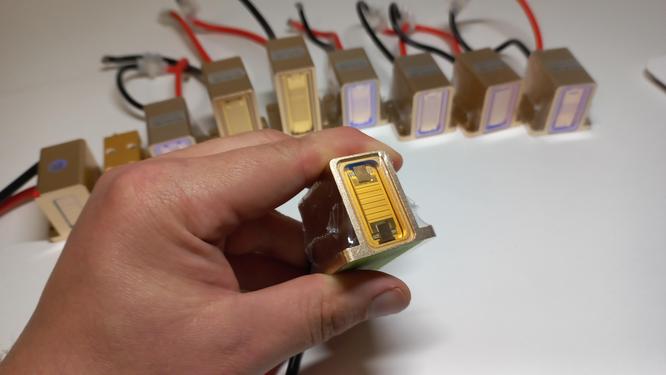 Monitoring the state of the internal wiring of the laser handle. Monitoring the state of the internal wiring of the laser handle.