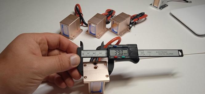 The choice of a diode stack for a laser handle with good thermal conductivity The choice of a diode stack for a laser handle with good thermal conductivity