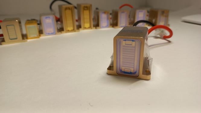 Checking the laser handle for wear of parts. Checking the laser handle for wear of parts.