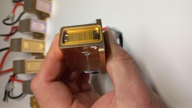 Checking the stability of the radiation of the laser in the handle. Checking the stability of the radiation of the laser in the handle.