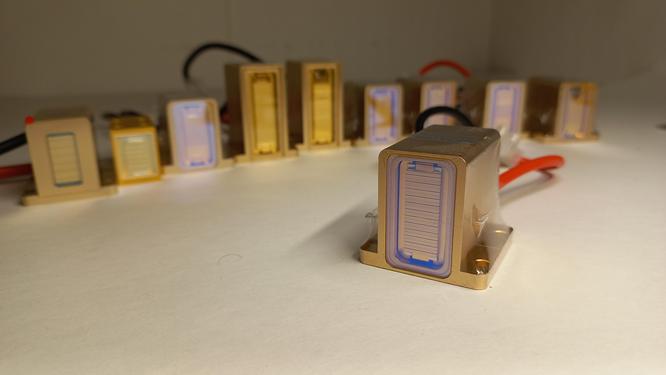 Design of a safe diode laser to work with skin. Design of a safe diode laser to work with skin.