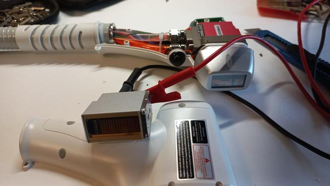 Element of the cosmetological laser Element of the cosmetological laser