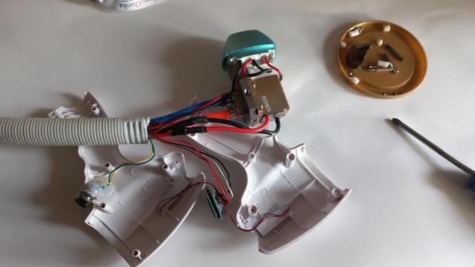 Microcircuits for managing laser power. Microcircuits for managing laser power.