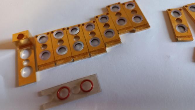 Diode lenses with a high degree of focusing. Diode lenses with a high degree of focusing.